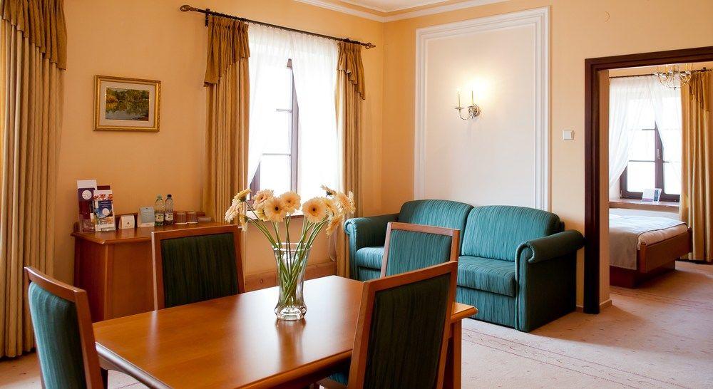 Hotel Zamojski Zamosc  Bagian luar foto