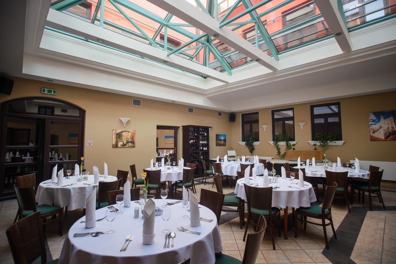 Hotel Zamojski Zamosc  Bagian luar foto