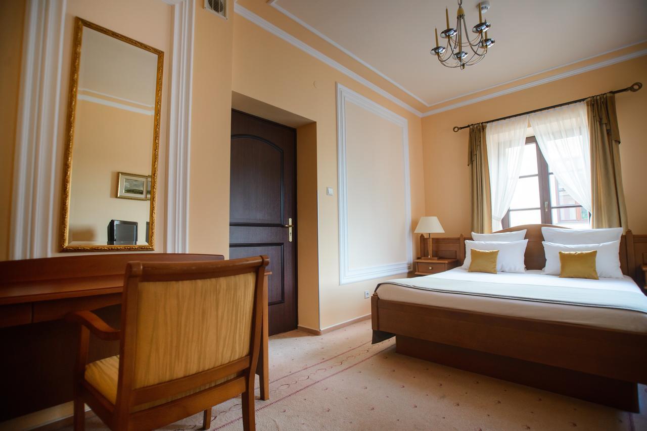 Hotel Zamojski Zamosc  Bagian luar foto