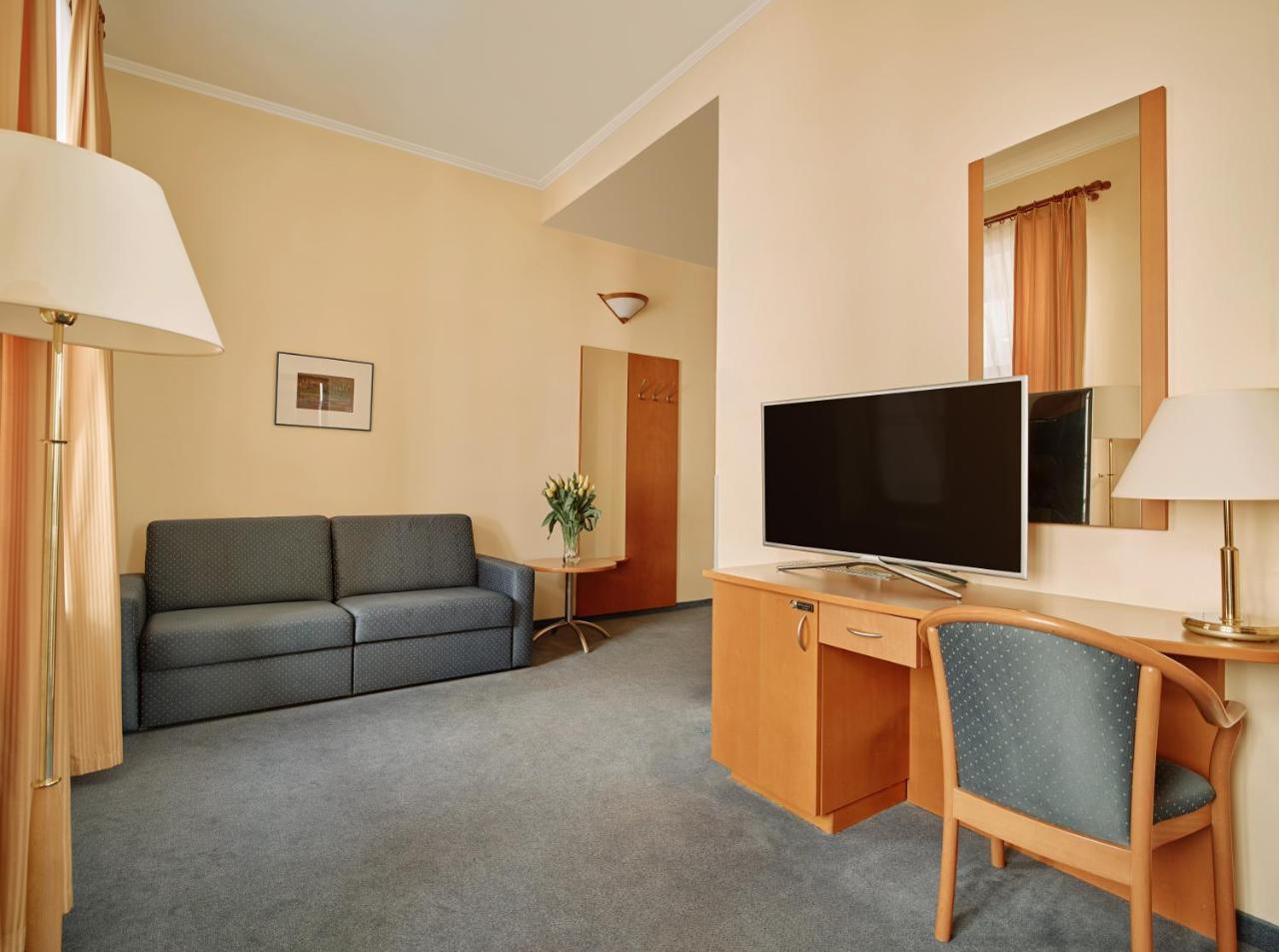 Hotel Zamojski Zamosc  Bagian luar foto