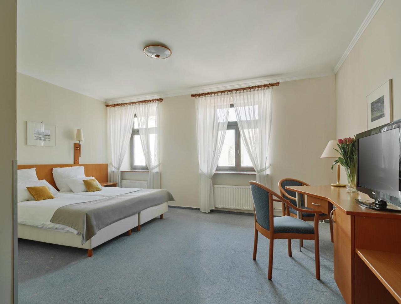 Hotel Zamojski Zamosc  Bagian luar foto