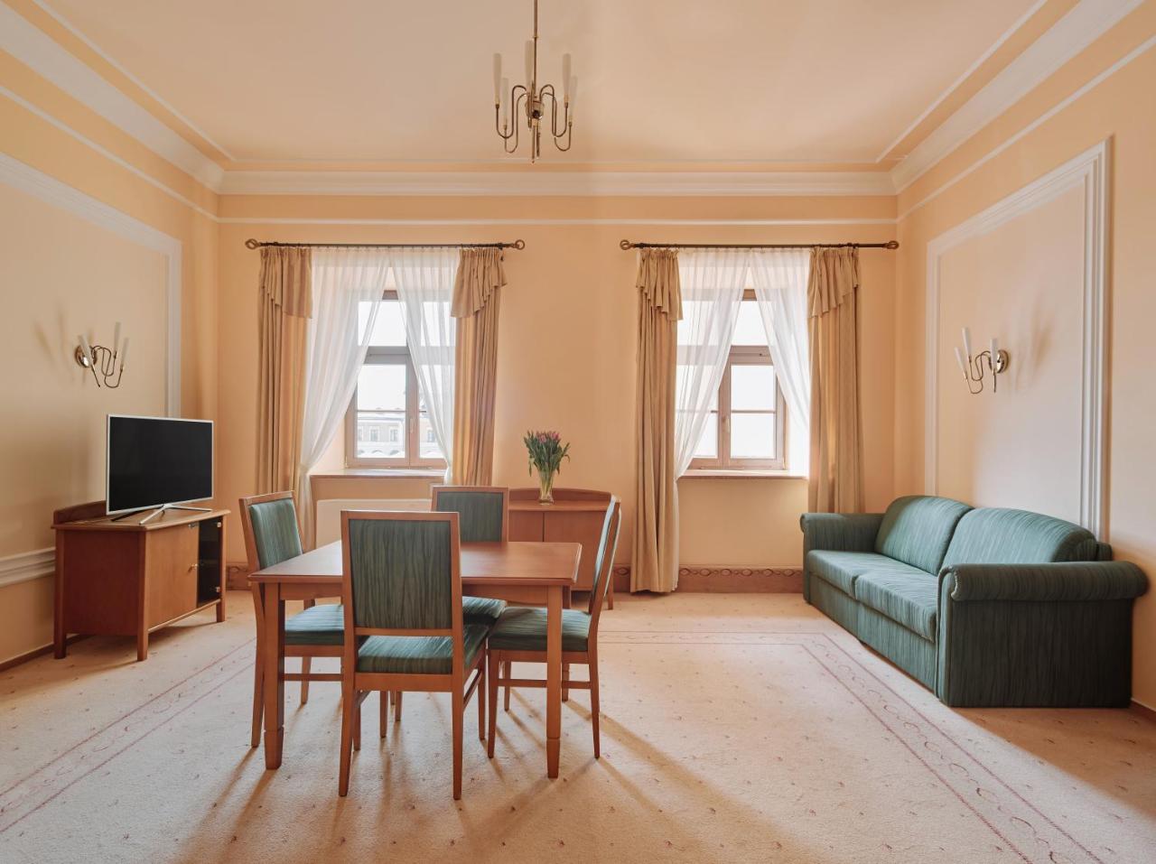 Hotel Zamojski Zamosc  Bagian luar foto